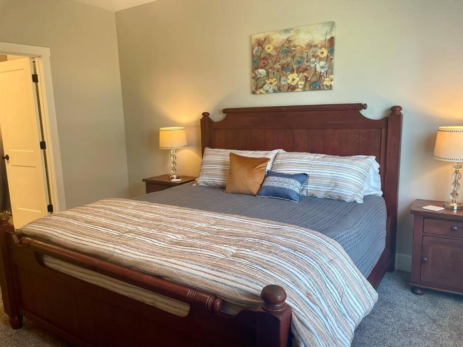 Main Floor 2 Bedroom Condo In Bettendorf Kültér fotó