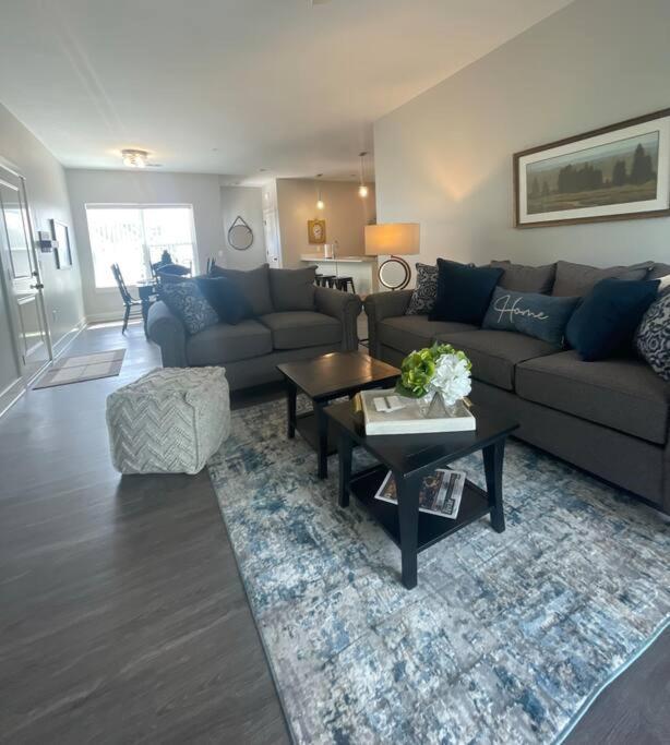 Main Floor 2 Bedroom Condo In Bettendorf Kültér fotó