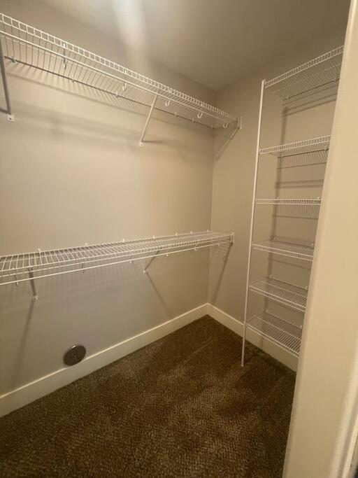 Main Floor 2 Bedroom Condo In Bettendorf Kültér fotó