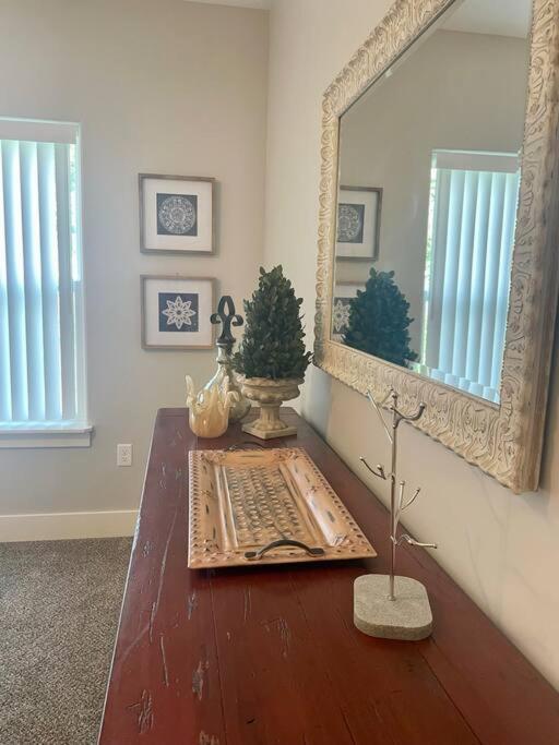 Main Floor 2 Bedroom Condo In Bettendorf Kültér fotó