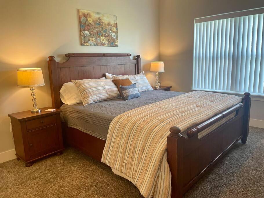 Main Floor 2 Bedroom Condo In Bettendorf Kültér fotó